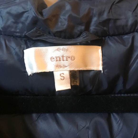 Like New Navy Puffer Vest - Picture 5 of 7